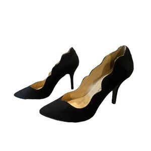 Chinese Laundry Black Scalloped Pumps - Size 10